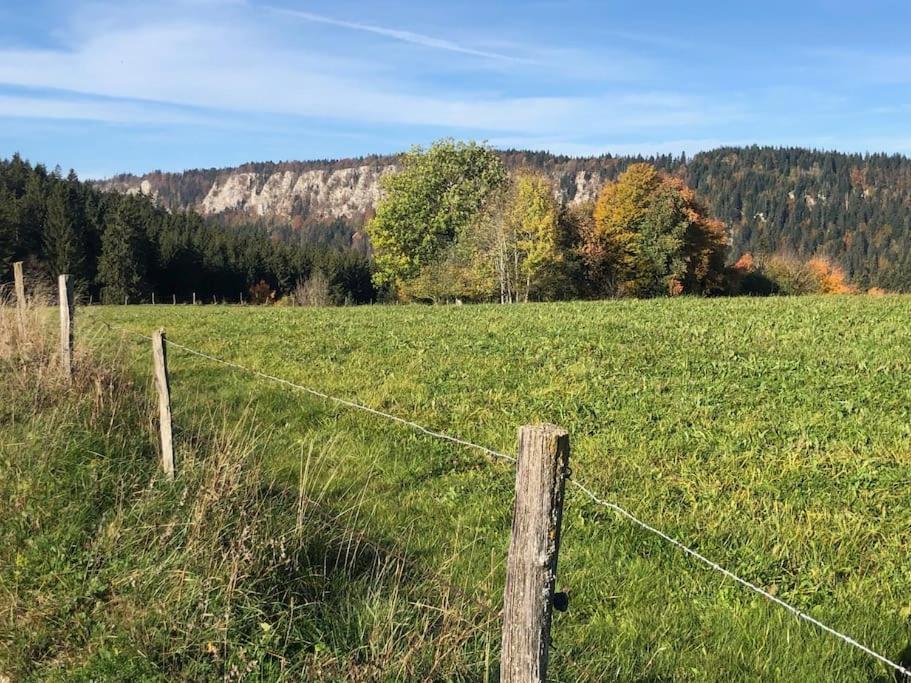 Nuit Insolite - La Cabane Du Haut-Doubs Les Gras Экстерьер фото